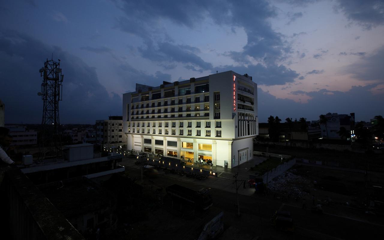 Hotel Shelton Раджамандри Экстерьер фото